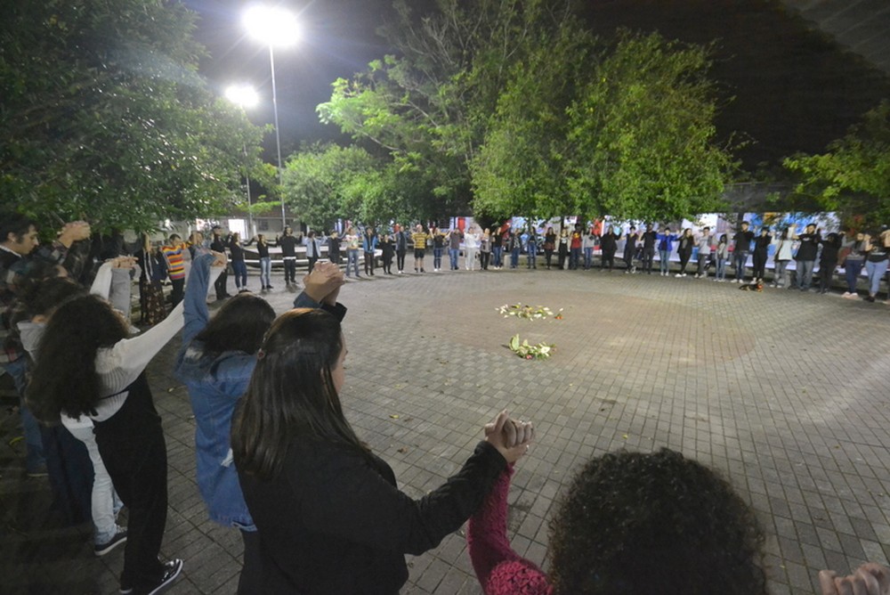 Comunidade acadêmica reúne-se em homenagem a Gabriel Batista de Souza