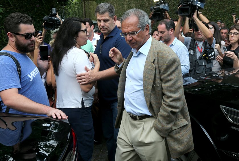 Equipe de Temer vai sugerir a Guedes acabar com abono salarial