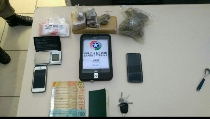 Homem é preso e mais de um quilo de maconha são apreendidos