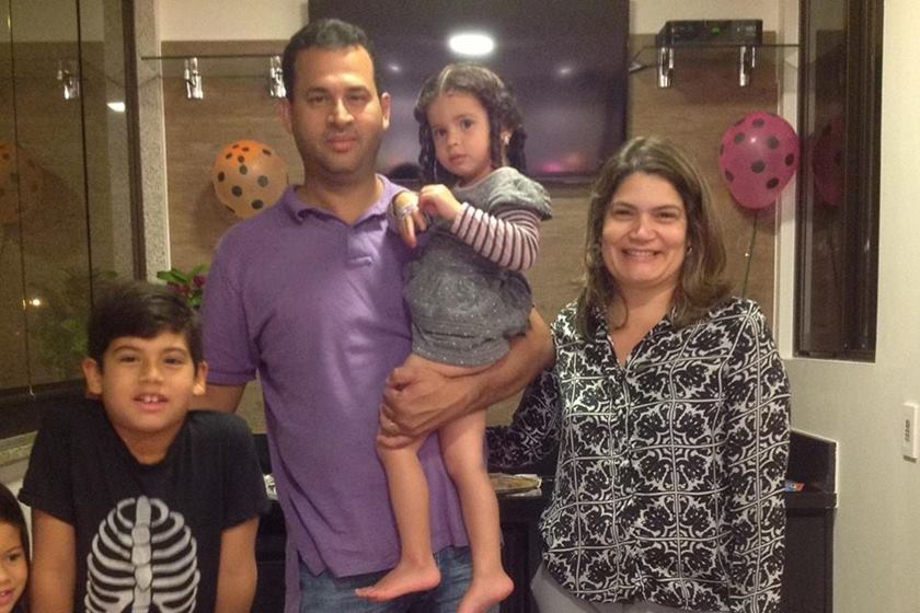 No país: Casal de médicos e três filhos morrem em queda de avião