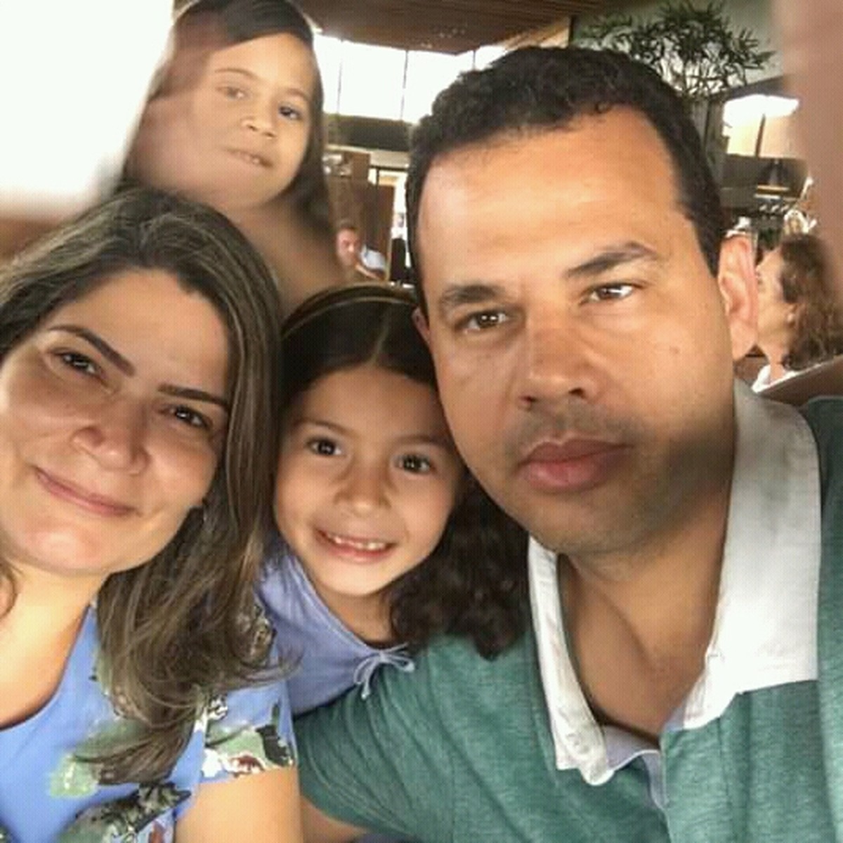 No país: Família vítima de acidente aéreo é velada em Varginha