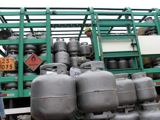 Preço do botijão de gás vai subir até 9% a partir desta terça-feira (6)