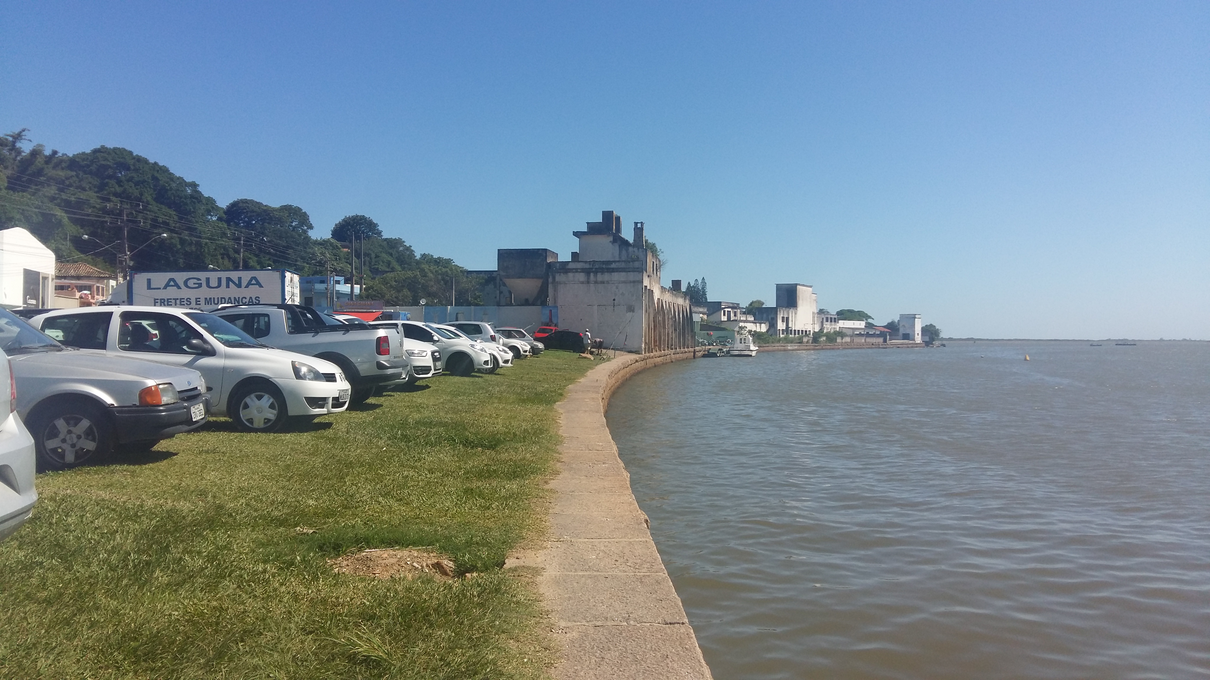 Laguna: Área do Patrimônio da União nas margens da lagoa deve ser urbanizada