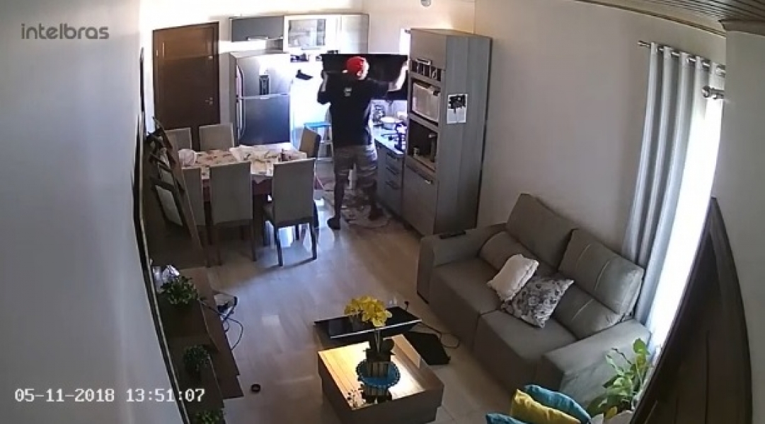 Criciúma: Trio ataca residência em plena tarde